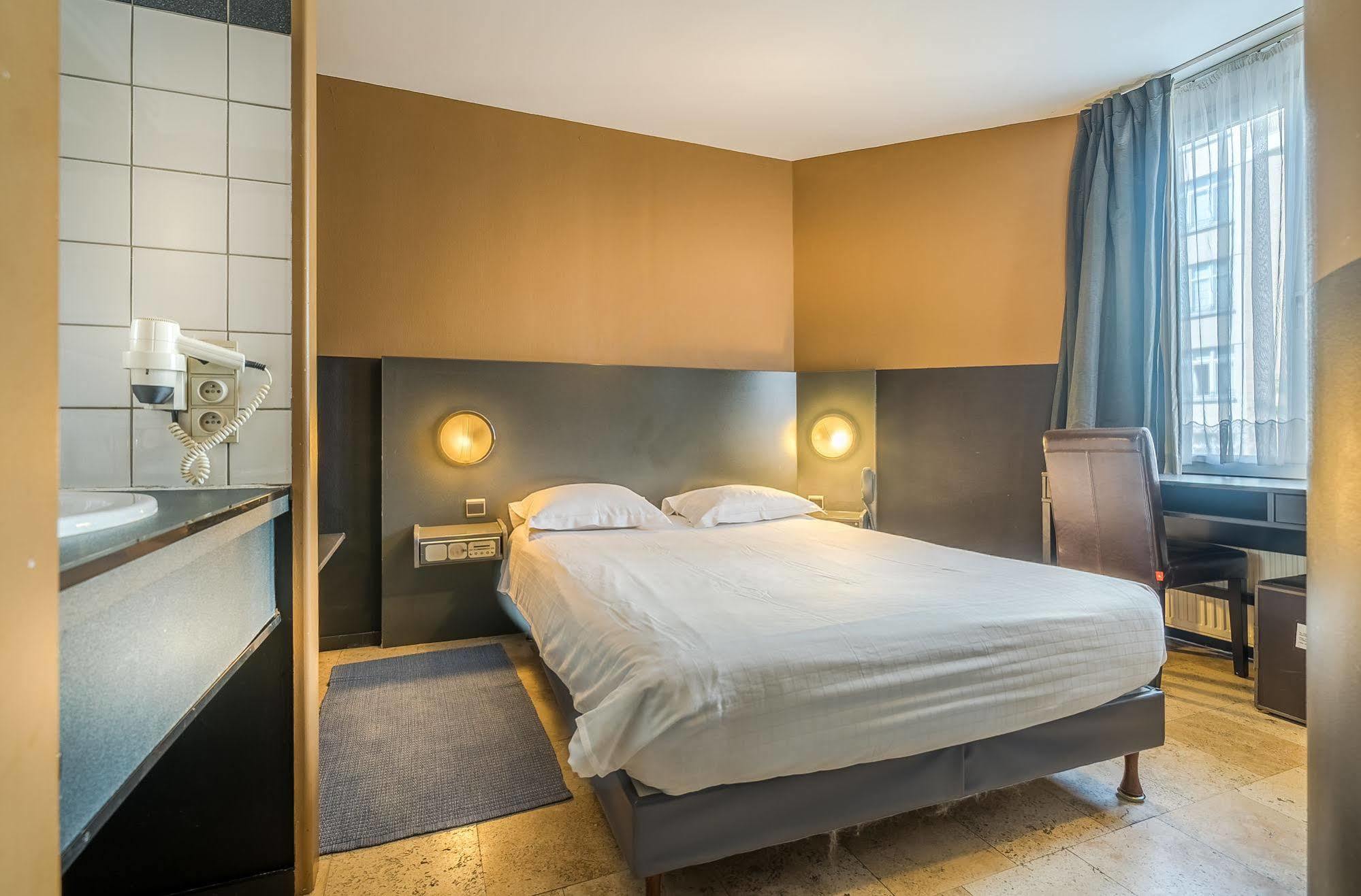 Etterbeek Hotel Lambeau מראה חיצוני תמונה